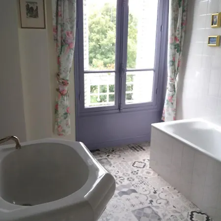 Couette-café Castel Blanc *